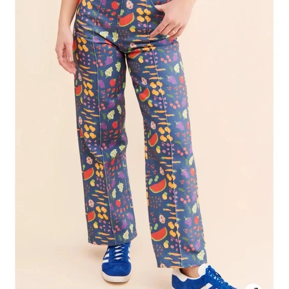 Lisa Says Gah Fruit and Veggie Print Jeans - Picture 2 of 8